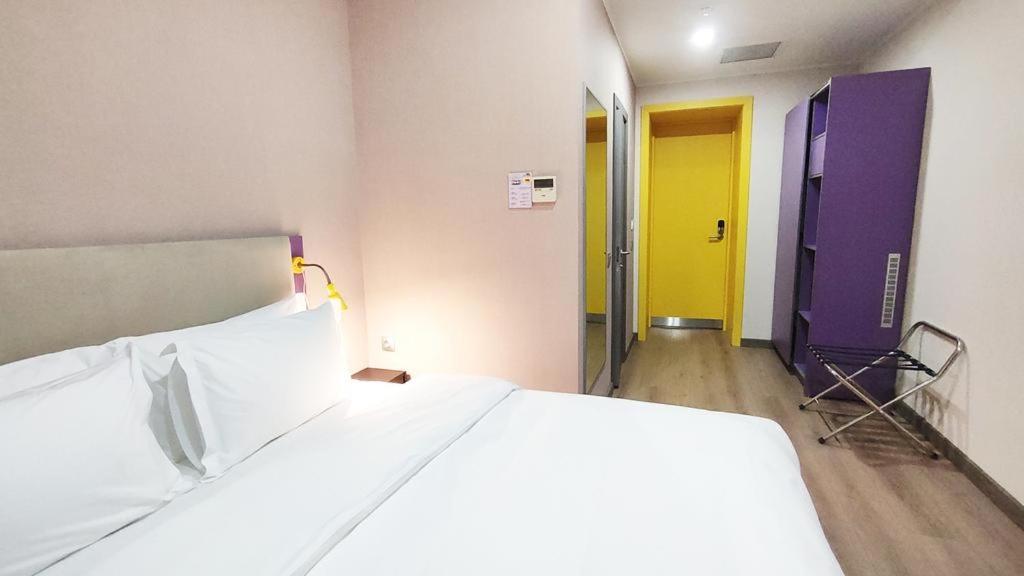 City Hotel شيمكنت المظهر الخارجي الصورة